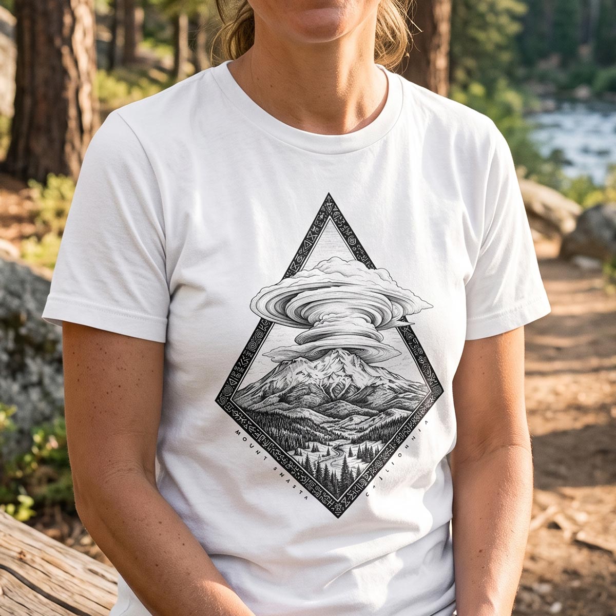 Mount Shasta California Lenticular Clouds T-Shirt