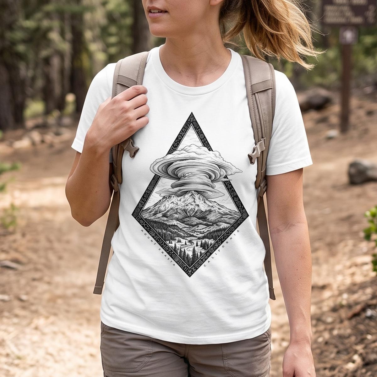 Mount Shasta California Lenticular Clouds T-Shirt