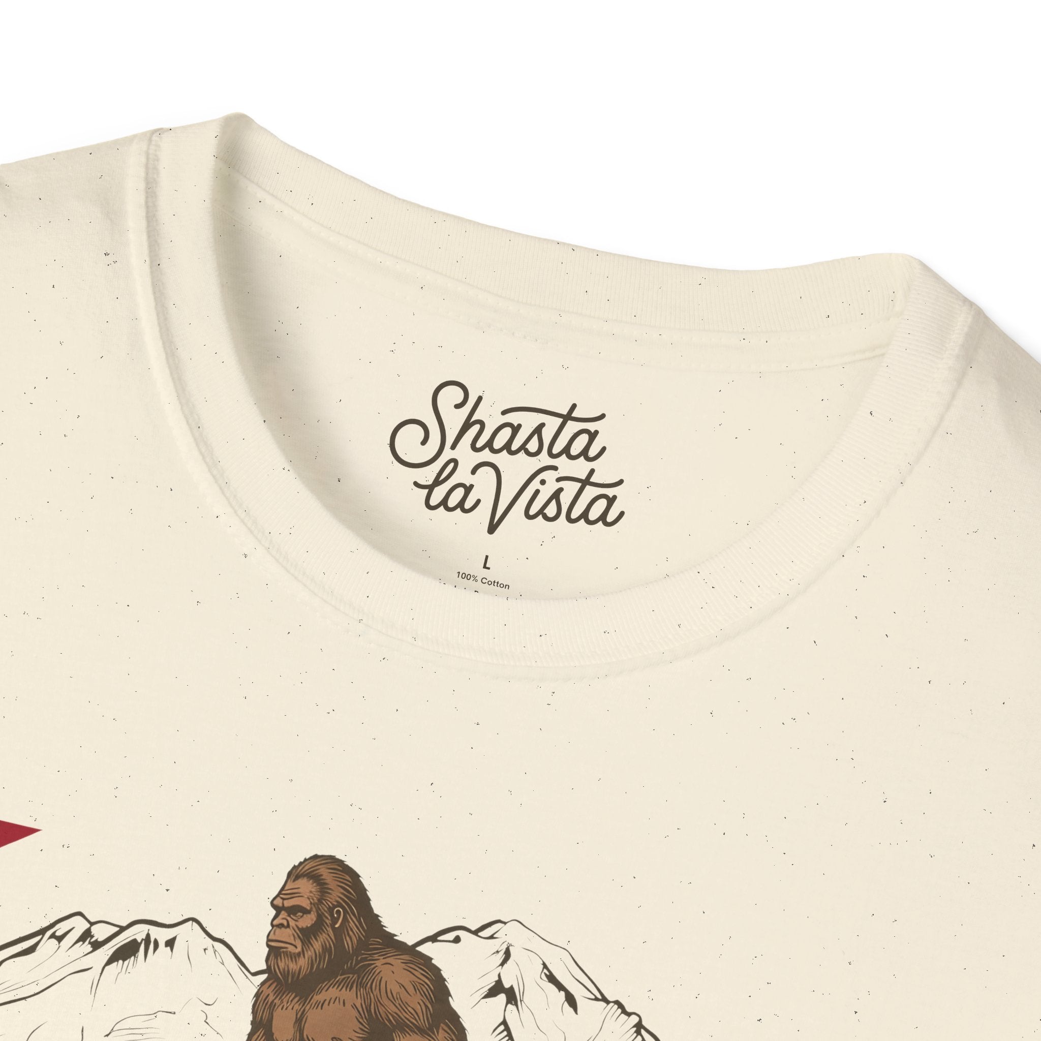 Mount Shasta Sasquatch Bigfoot T-Shirt California Flag (Natural)